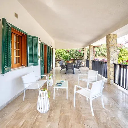 Reyna Villa