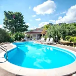 Reyna Villa *
