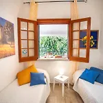 Reyna Villa *